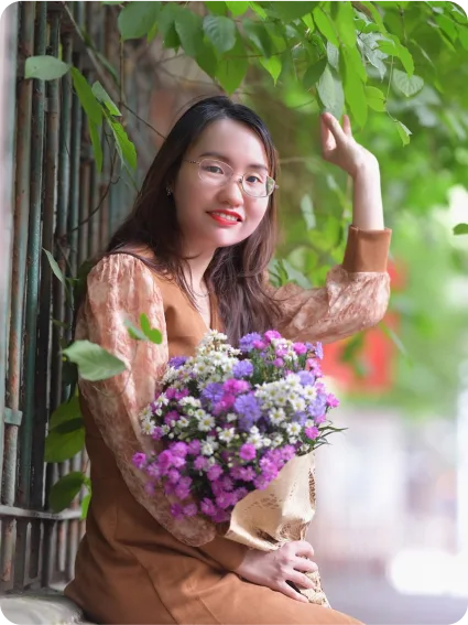 Ms. Phan Hằng